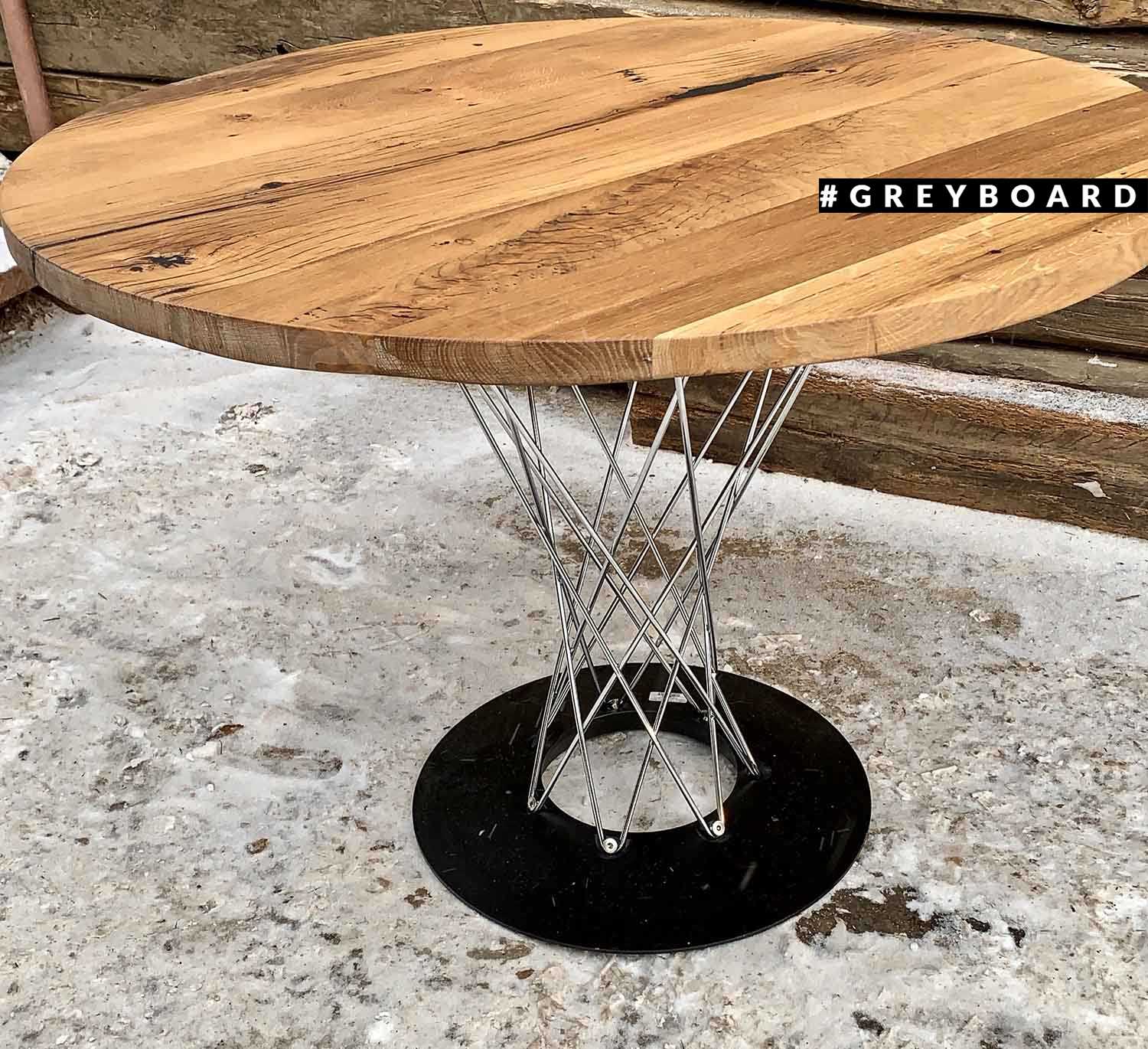 Стильный лофтовый стол из амбарной доски