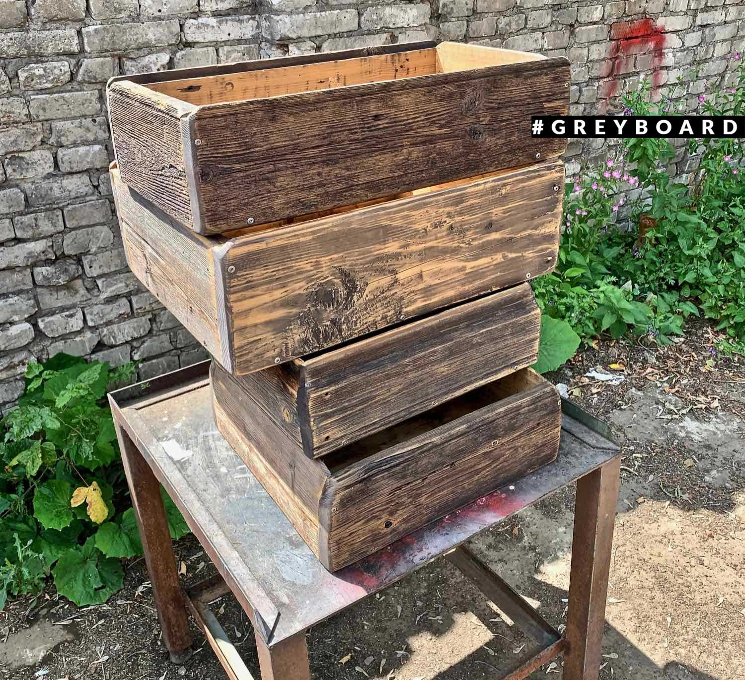Ящик для хранения из старой хвойной доски