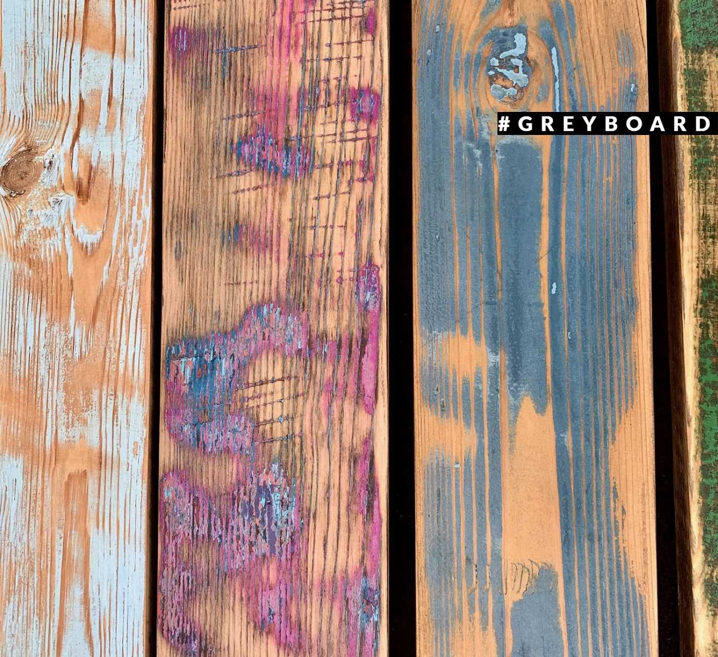 Старая доска со следами краски