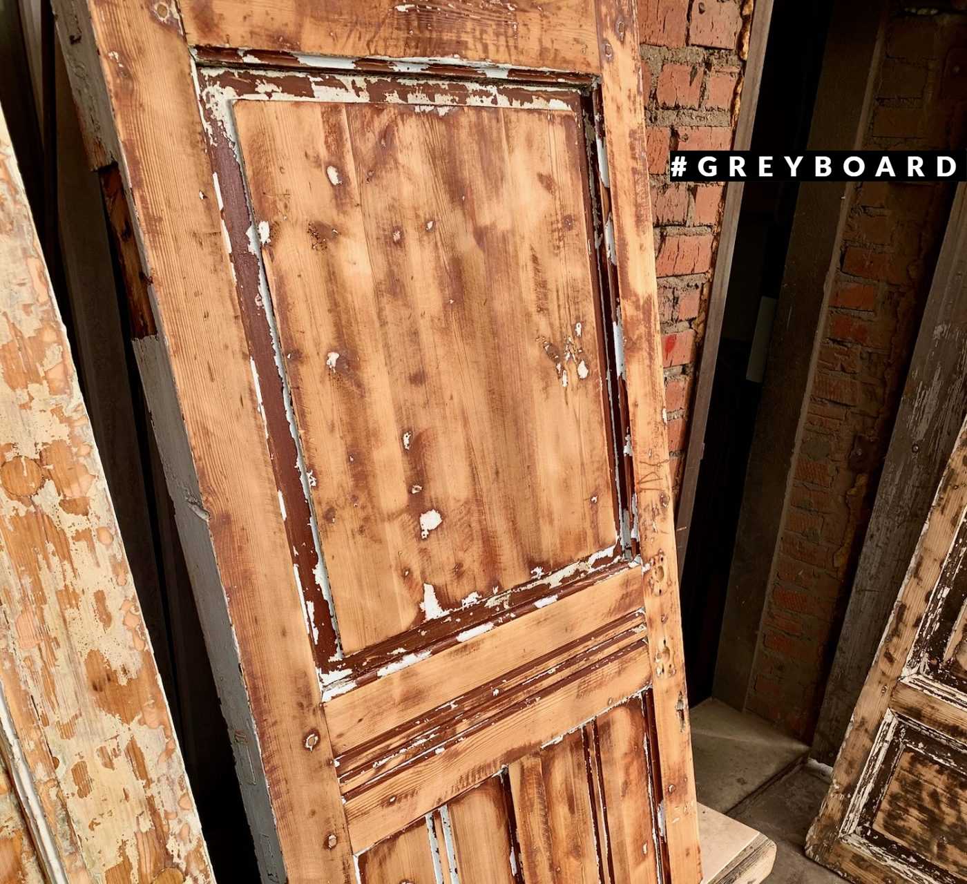Старинные двери из сосны и лиственницы
