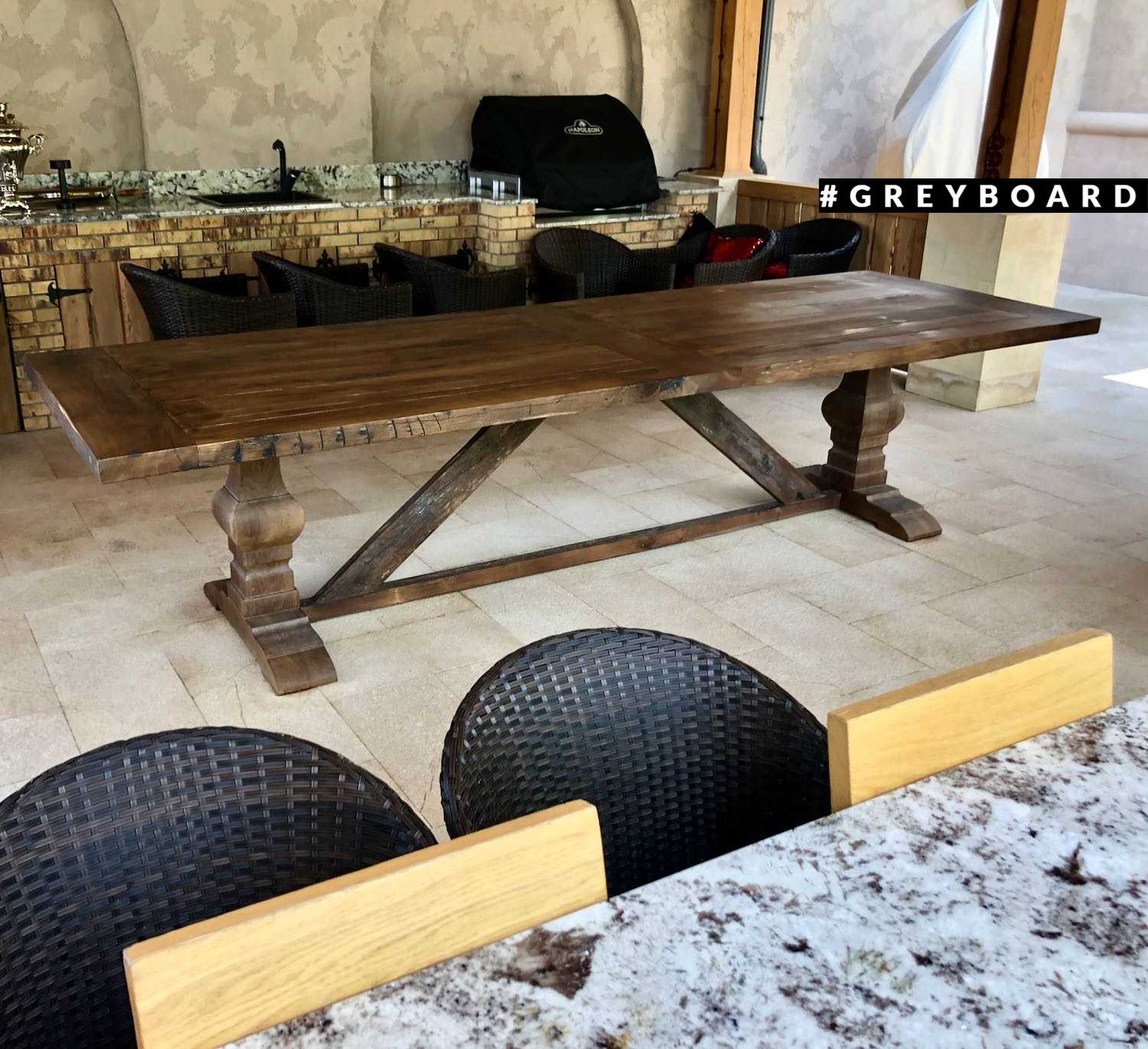 Элегантный обеденный стол из старого дуба