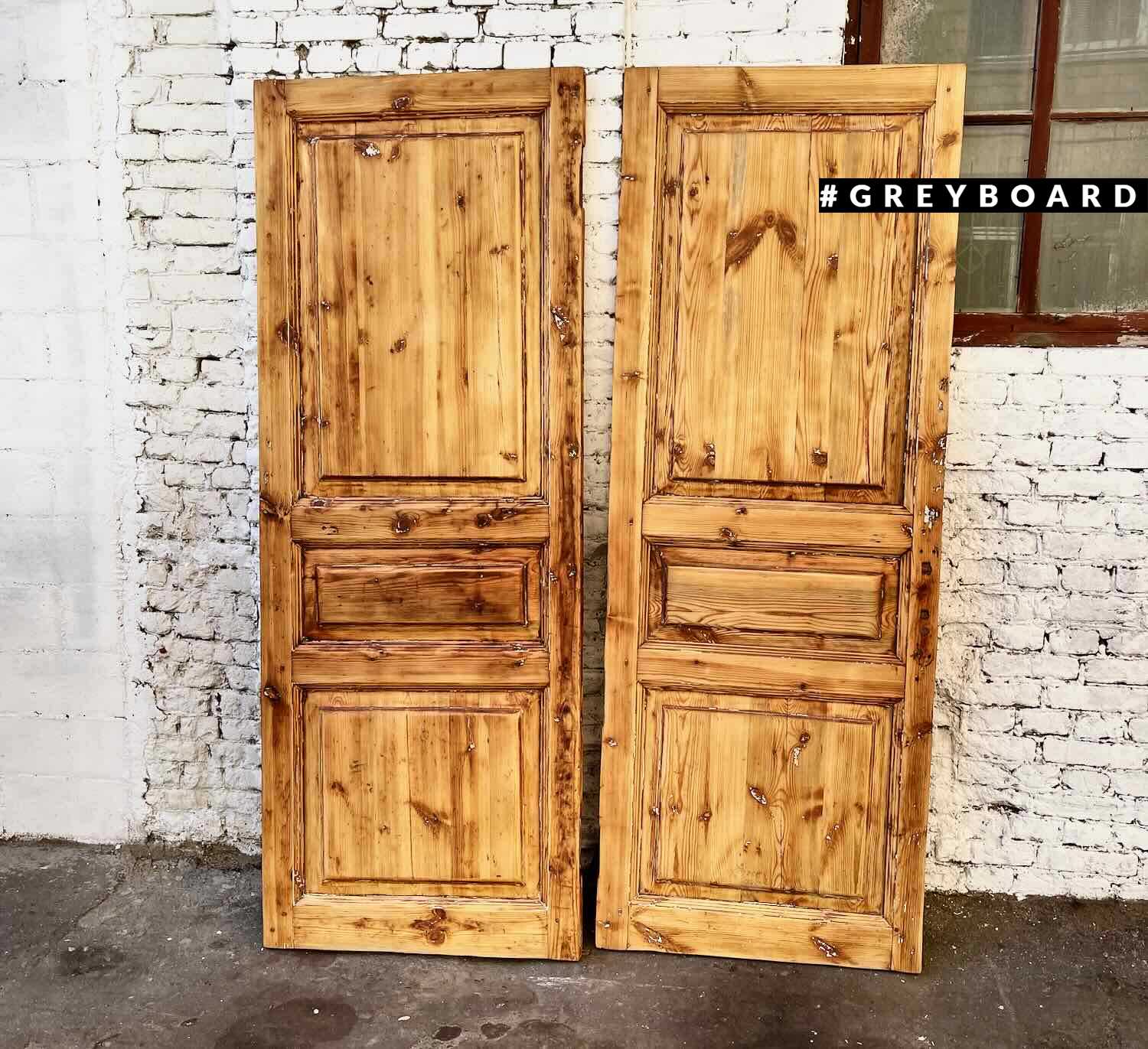 Старые восстановленные двери