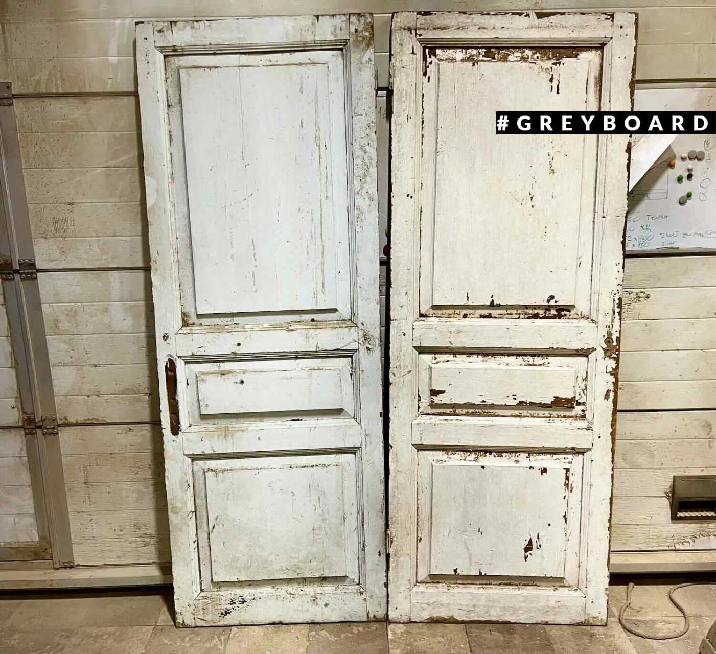 Старые двери без обработки