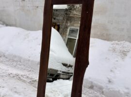 Напольное зеркало
